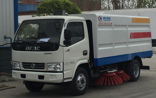 東風銳鈴掃路車